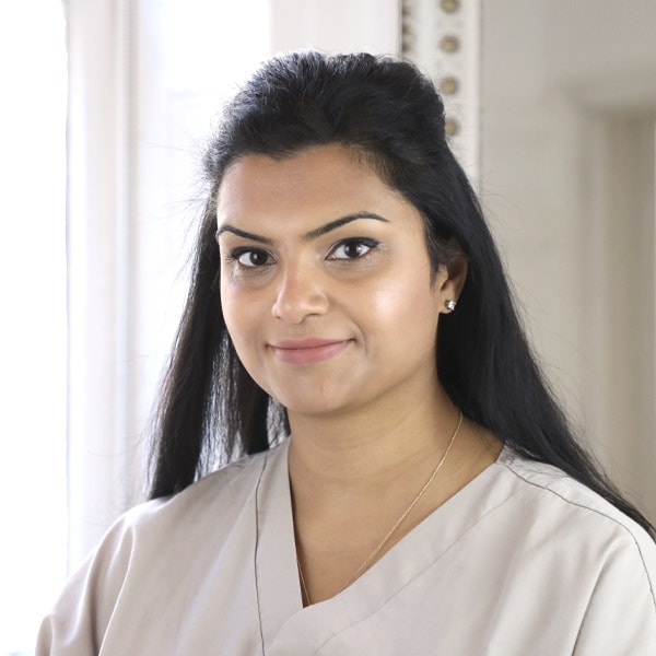 Dr Neha Patel, Specialist in Endodontics